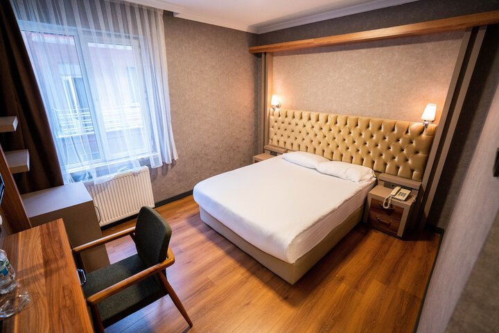 Room 5 of 34