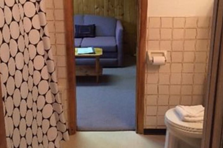 Room 8 of 182