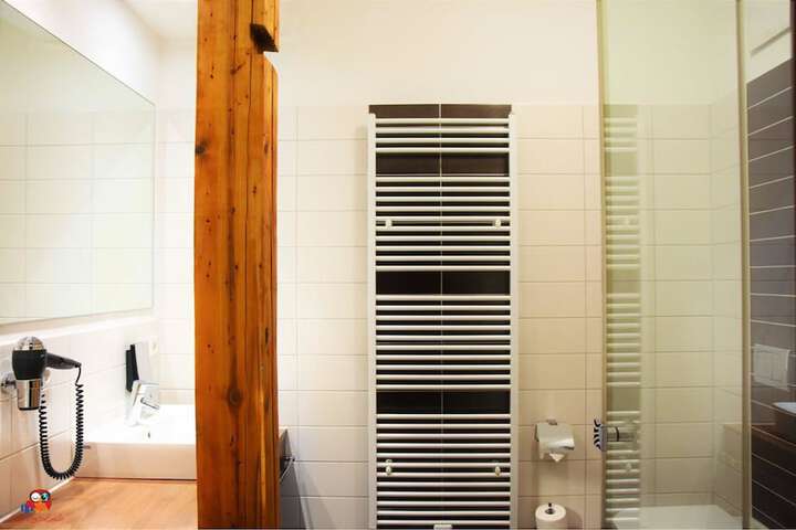 Room 14 of 28