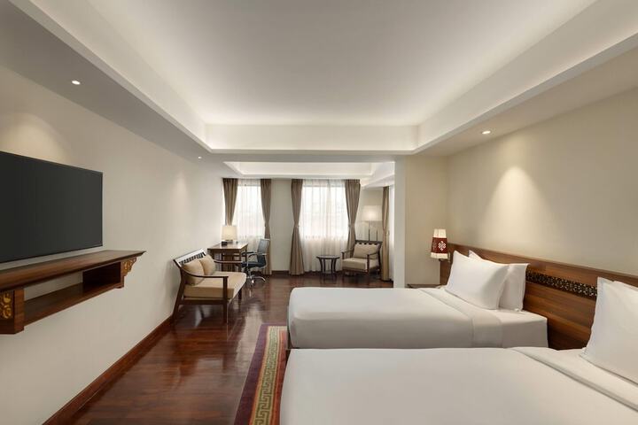 Room 36 of 120