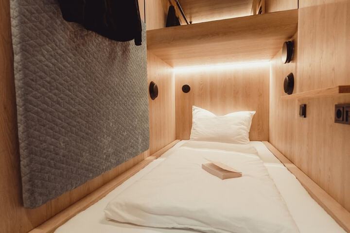 Room 15 of 118