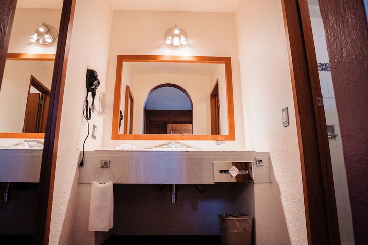 Room 49 of 85
