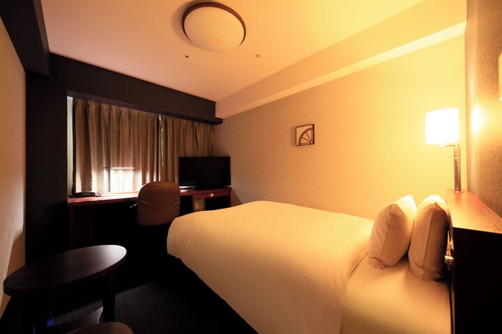 Room 27 of 43