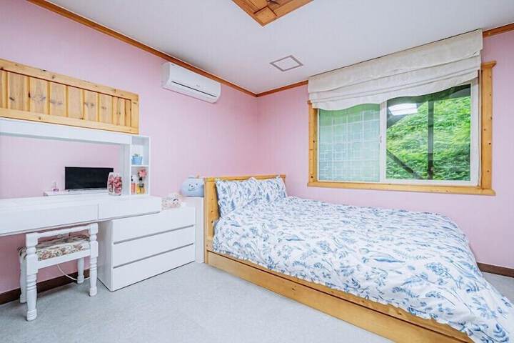 Room 45 of 83