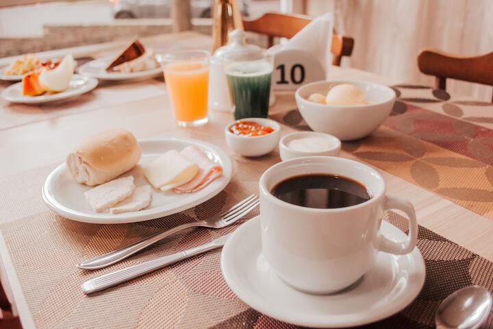 Breakfast/Coffee Service 32 of 49