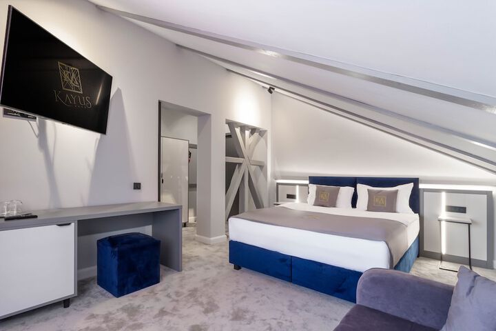 Room 20 of 38