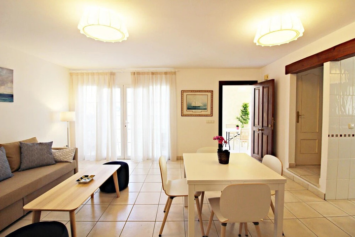 Room 4 of 19