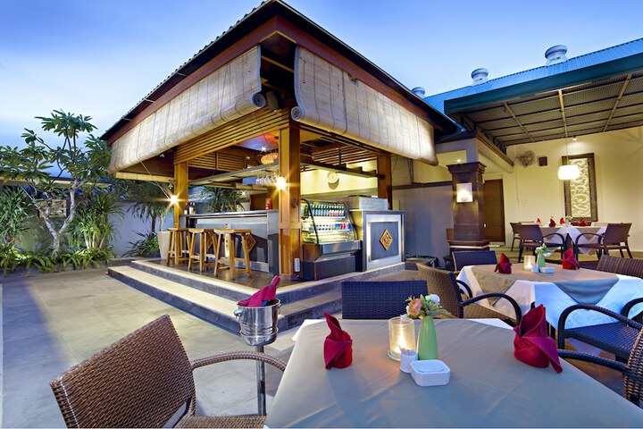 Pools & Facilities