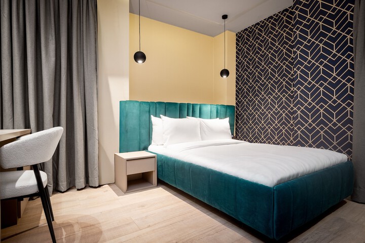 Room 4 of 34