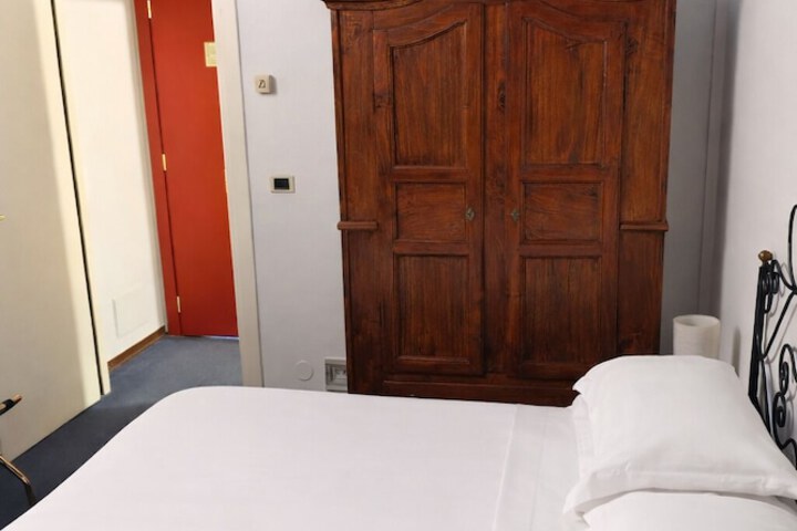 Room 18 of 45
