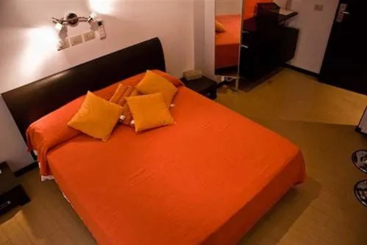 Room 5 of 14