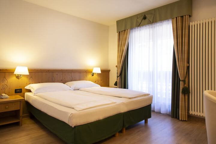 Room 5 of 73