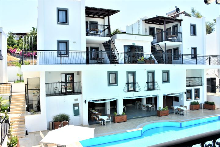 Hotel 74 of 76