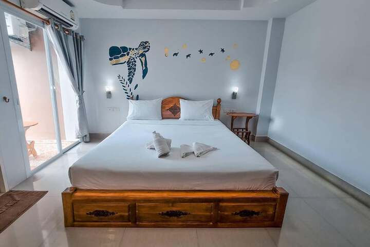 Room 17 of 47