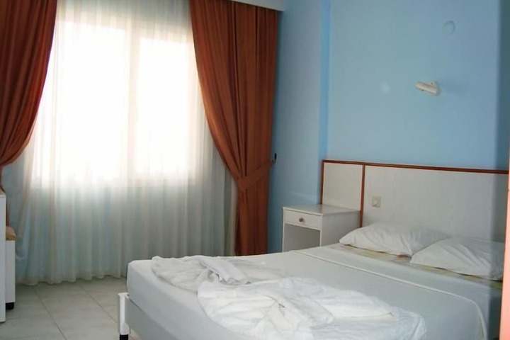 Room 16 of 62