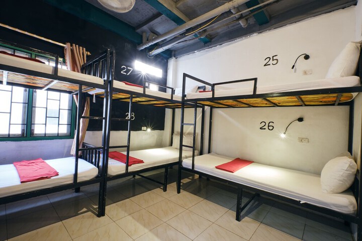Room 32 of 155