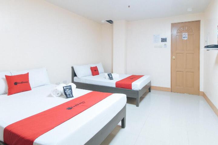 RedDoorz at Isabelita Hotel Tugegarao