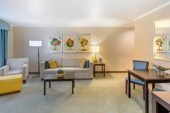 Room 21 of 34