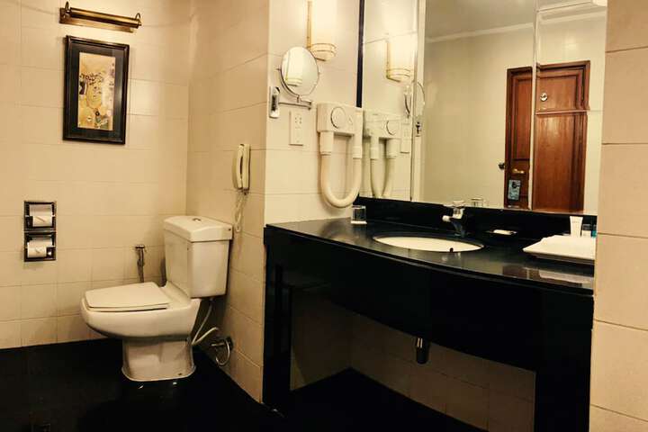 Room 77 of 133