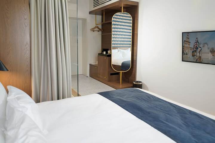 Room 21 of 45