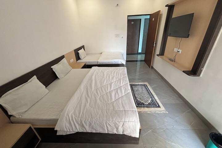 Room 14 of 36