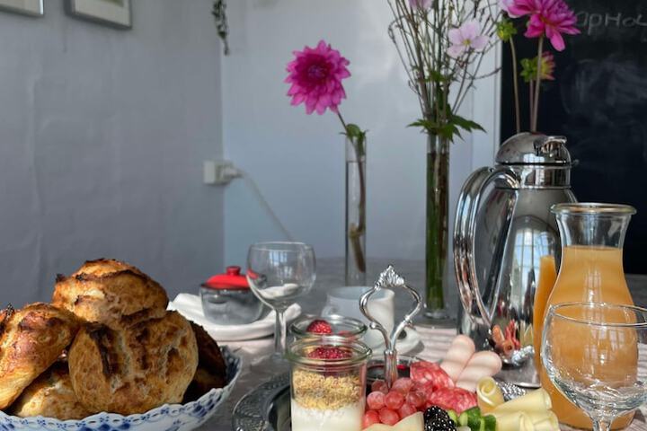 Breakfast/Coffee Service 13 of 28