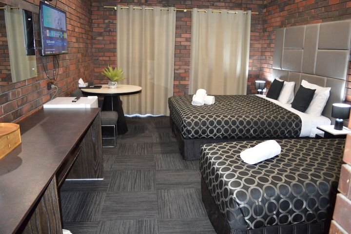 Room 9 of 40