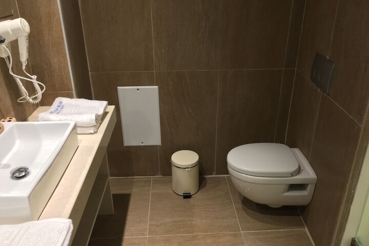 Room 30 of 114