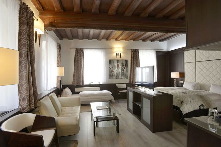 Room 21 of 78
