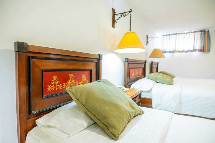 Room 4 of 37