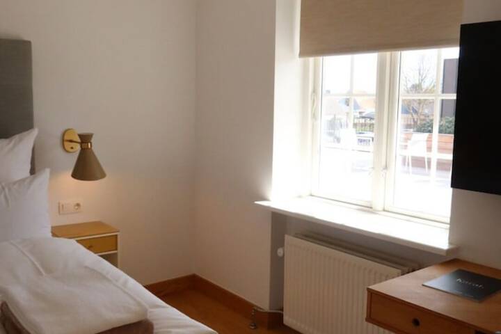 Room 13 of 73
