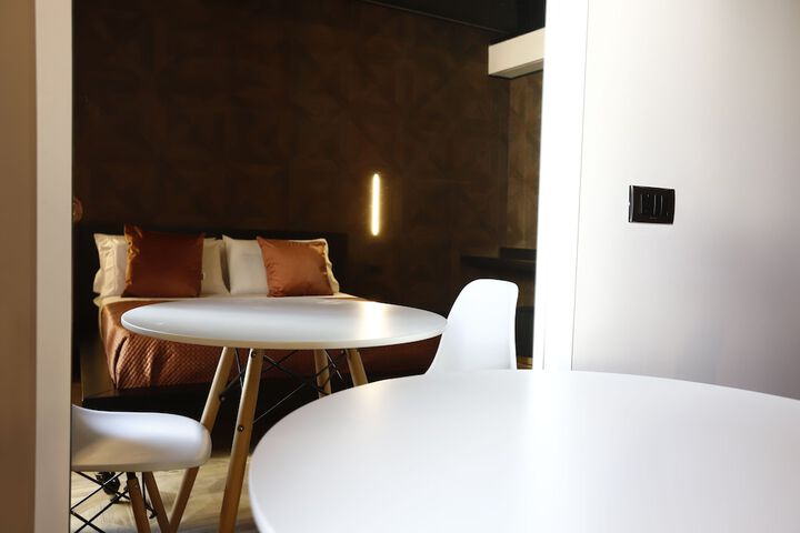 Room 13 of 183