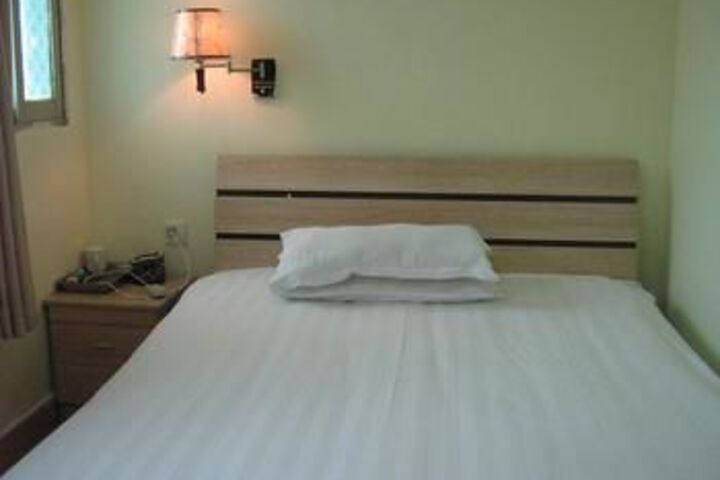 Room 27 of 59
