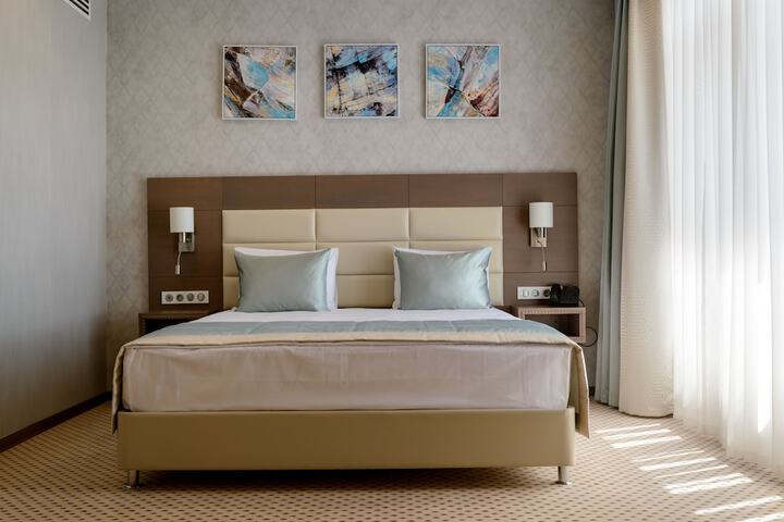 Room 6 of 32