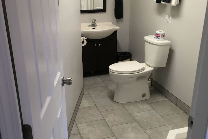 Room 25 of 38