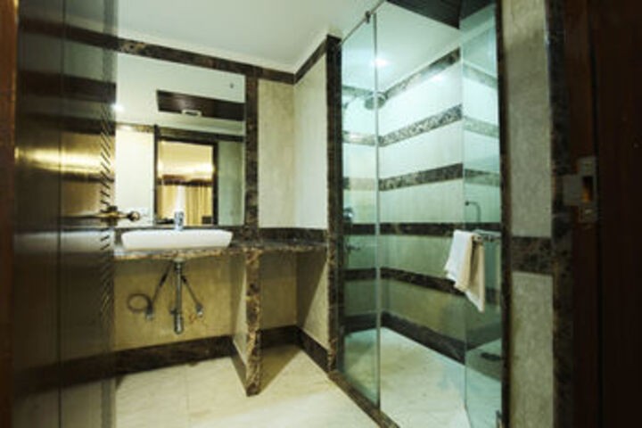 Room 8 of 21