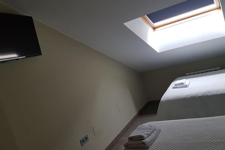 Room 12 of 39
