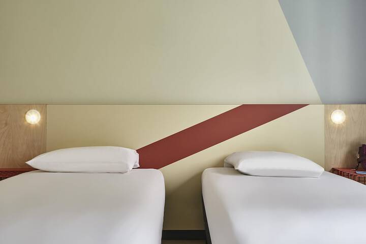 Room 8 of 55