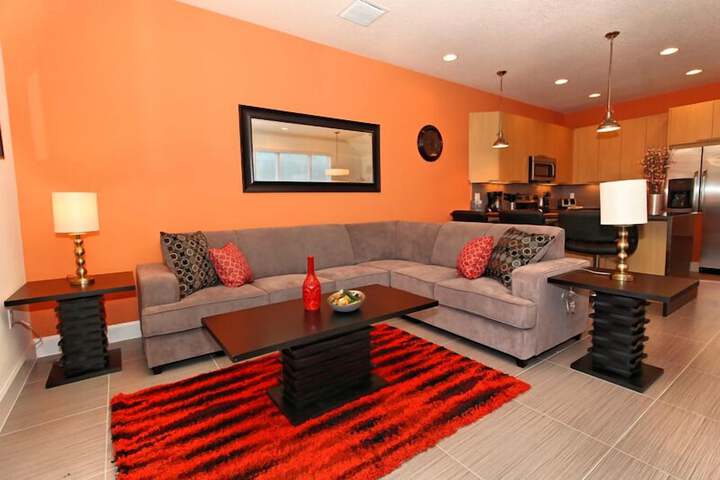 Lounge 17 of 21