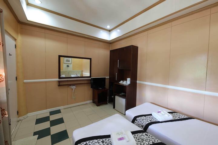 Room 13 of 49
