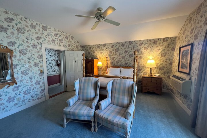 Room 34 of 84