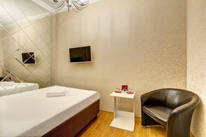 Room 21 of 48
