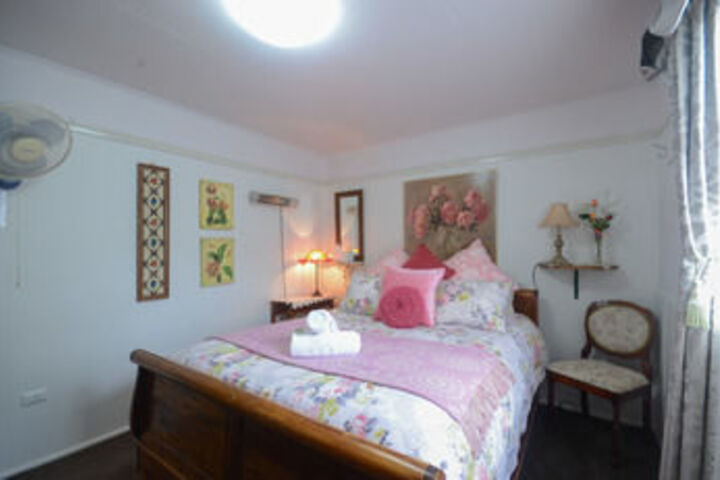 Room 13 of 33