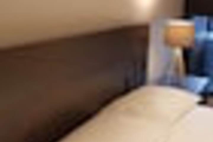 Room 8 of 42
