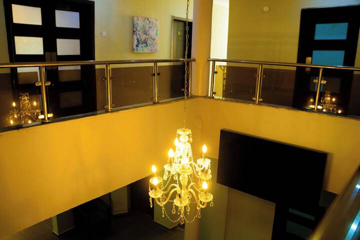 Ballroom/Hall 25 of 31