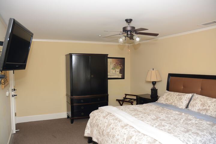 Room 42 of 252