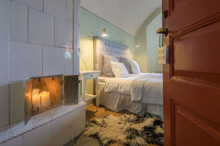 Room 6 of 31