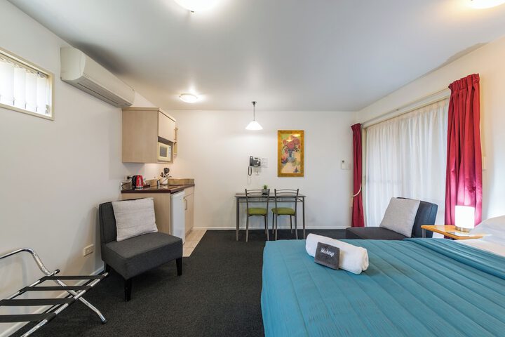 Room 36 of 80