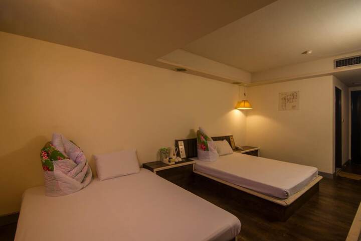 Room 35 of 74