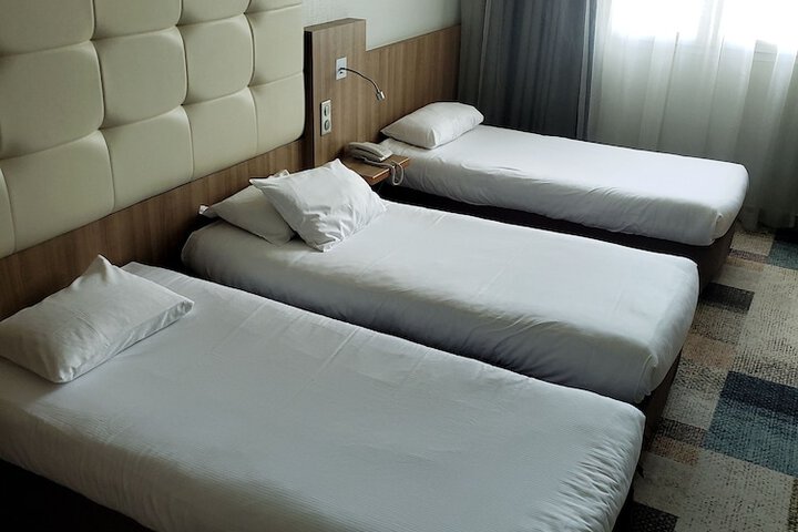 Room 19 of 42
